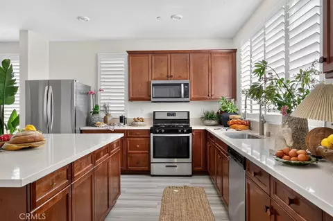 Kitchen - 10670 Paramount Blvd, Downey, CA 90241 photo 3 of 4