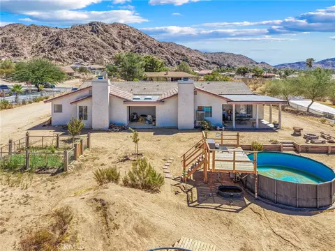 Exterior - 17240 Candlewood, Apple Valley, CA 92307 photo 6 of 7