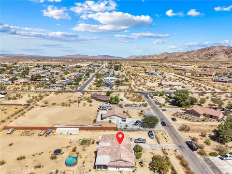 View/Area - 17240 Candlewood, Apple Valley, CA 92307 photo 6 of 7