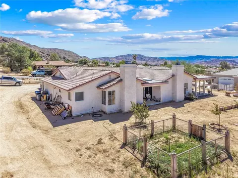 Exterior - 17240 Candlewood, Apple Valley, CA 92307 photo 8 of 8
