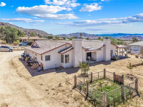 Exterior - 17240 Candlewood, Apple Valley, CA 92307 photo 7 of 7