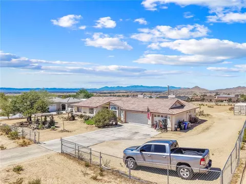 View/Area - 17240 Candlewood, Apple Valley, CA 92307 photo 2 of 7