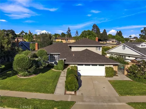 View/Area - 2762 Tern Cir, Costa Mesa, CA 92626 photo 2 of 4