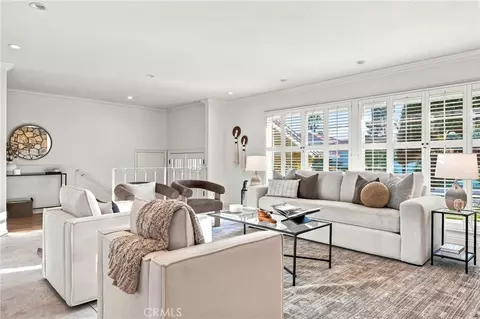 Living - 2762 Tern Cir, Costa Mesa, CA 92626 photo 3 of 4