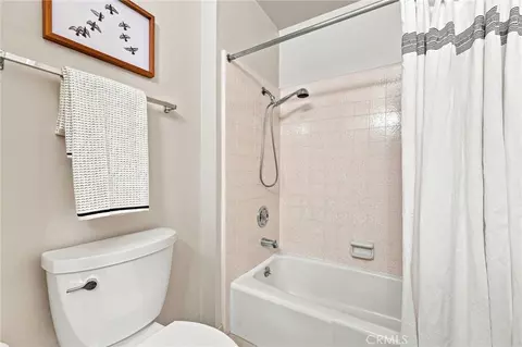 Bath - 2762 Tern Cir, Costa Mesa, CA 92626 photo 6 of 6