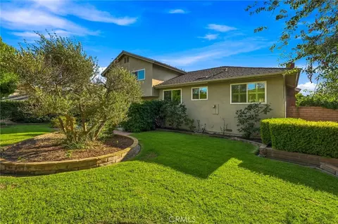 Exterior - 2762 Tern Cir, Costa Mesa, CA 92626 photo 2 of 4