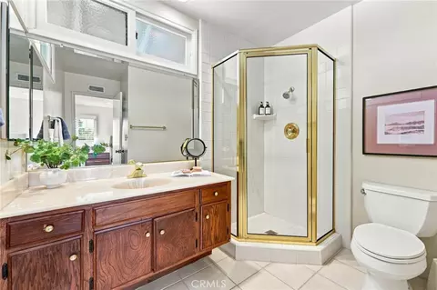 Bath - 2762 Tern Cir, Costa Mesa, CA 92626 photo 3 of 6