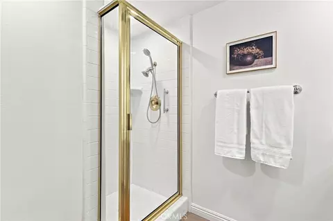 Bath - 2762 Tern Cir, Costa Mesa, CA 92626 photo 1 of 6