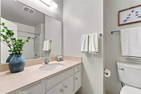 Bath - 2762 Tern Cir, Costa Mesa, CA 92626 photo 5 of 6