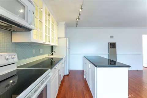 Kitchen - 1329 E 1st #40, Long Beach, CA 90802 photo 2 of 2
