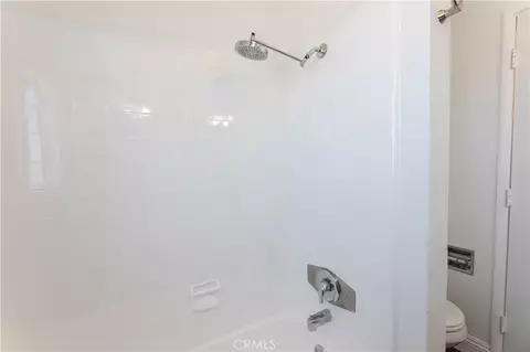 Bath - 1329 E 1st #40, Long Beach, CA 90802 photo 3 of 3