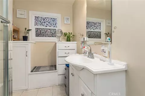 Bath - 1510 Sherman Pl, Long Beach, CA 90804 photo 1 of 2