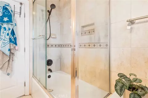 Bath - 1510 Sherman Pl, Long Beach, CA 90804 photo 2 of 2