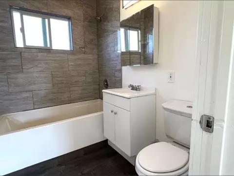 Bath - 1071 Olive, Long Beach, CA 90813 photo 1 of 1