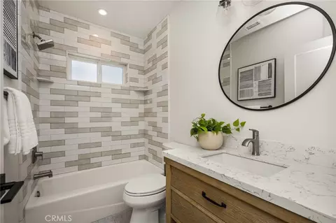 Bath - 1209 E Walnut, Orange, CA 92867 photo 7 of 8