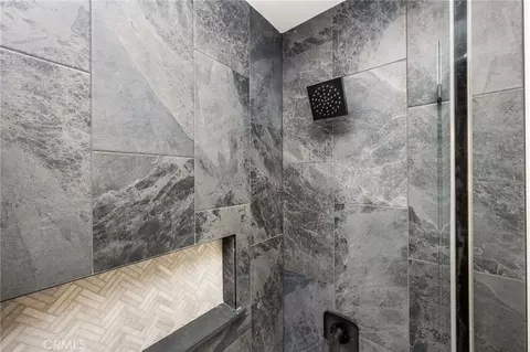 Bath - 1209 E Walnut, Orange, CA 92867 photo 6 of 8