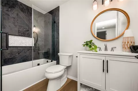 Bath - 1209 E Walnut, Orange, CA 92867 photo 5 of 8