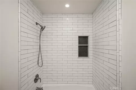 Bath - 1209 E Walnut, Orange, CA 92867 photo 2 of 8