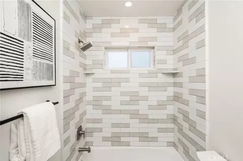 Bath - 1209 E Walnut, Orange, CA 92867 photo 8 of 8