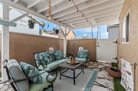 Exterior - 5359 E Appian Way, Long Beach, CA 90803 photo 11 of 14