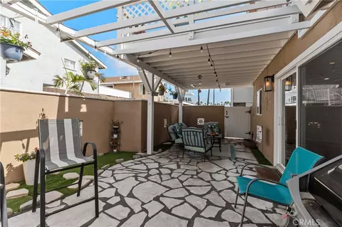 Exterior - 5359 E Appian Way, Long Beach, CA 90803 photo 12 of 14