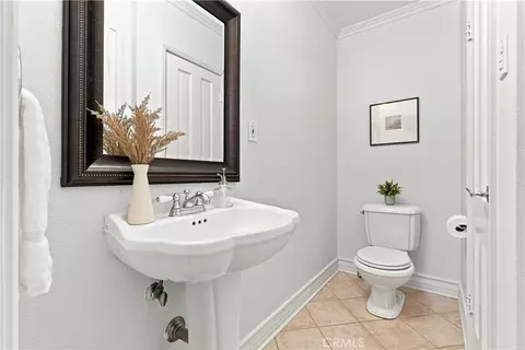 Bath - 3924 N Lime, Long Beach, CA 90807 photo 1 of 4