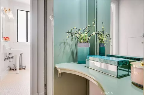 Bath - 315 W 3rd #1011, Long Beach, CA 90802 photo 1 of 4