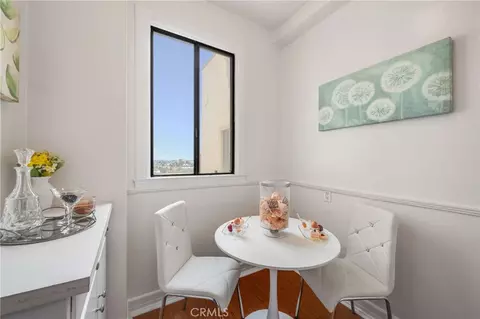 Dining - 315 W 3rd #1011, Long Beach, CA 90802 photo 2 of 5