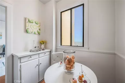 Dining - 315 W 3rd #1011, Long Beach, CA 90802 photo 4 of 5
