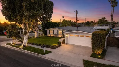 300 Esther, Costa Mesa, CA 92627