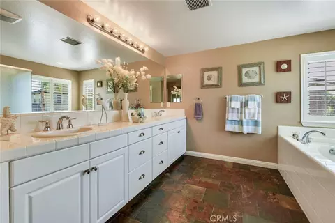 Bath - 14313 Goose, Eastvale, CA 92880 photo 3 of 5