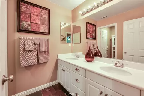 Bath - 14313 Goose, Eastvale, CA 92880 photo 5 of 5