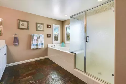 Bath - 14313 Goose, Eastvale, CA 92880 photo 4 of 5