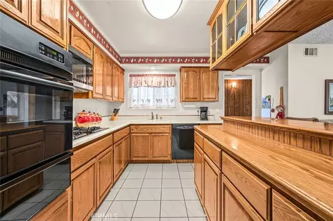 Kitchen - 1612 E Riverview Ave, Orange, CA 92865 photo 4 of 5