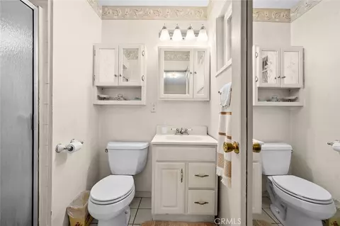 Bath - 1612 E Riverview Ave, Orange, CA 92865 photo 1 of 3