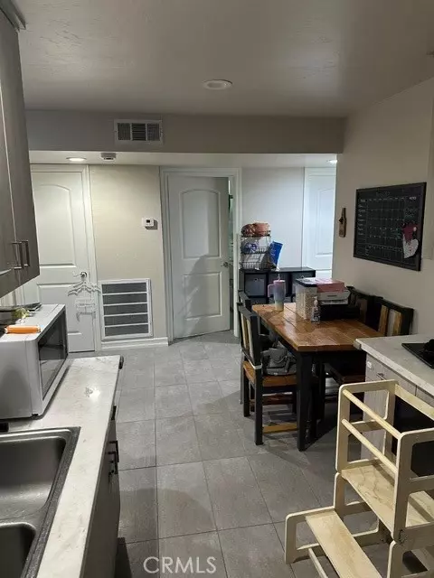Entry Way - 320 B, Lemoore, CA 93245 photo 6 of 6