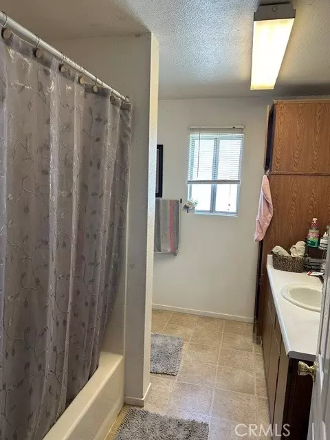 Bath - 320 B, Lemoore, CA 93245 photo 1 of 2