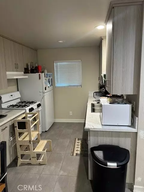 Kitchen - 320 B, Lemoore, CA 93245 photo 4 of 4