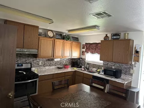 Kitchen - 320 B, Lemoore, CA 93245 photo 2 of 4