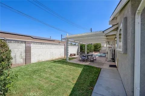 Exterior - 325 E Woodvale Ave, Orange, CA 92865 photo 5 of 8