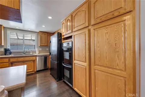 Kitchen - 325 E Woodvale Ave, Orange, CA 92865 photo 3 of 7