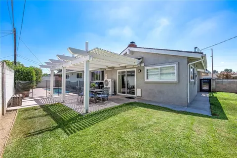 Exterior - 325 E Woodvale Ave, Orange, CA 92865 photo 6 of 8