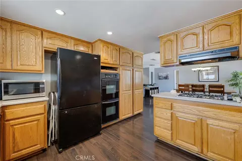 Kitchen - 325 E Woodvale Ave, Orange, CA 92865 photo 6 of 7