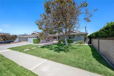Exterior - 325 E Woodvale Ave, Orange, CA 92865 photo 3 of 8