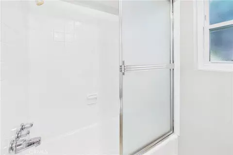 Bath - 1902 Lees Ave, Long Beach, CA 90815 photo 4 of 4
