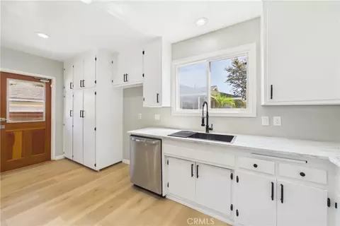 Kitchen - 1902 Lees Ave, Long Beach, CA 90815 photo 4 of 4