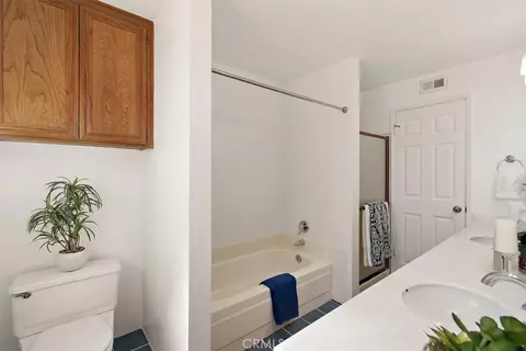 Bath - 5465 E Centralia, Long Beach, CA 90808 photo 4 of 5