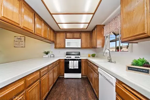 Kitchen - 5465 E Centralia, Long Beach, CA 90808 photo 1 of 3
