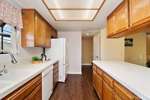 Kitchen - 5465 E Centralia, Long Beach, CA 90808 photo 2 of 3
