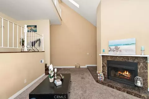 Living - 5465 E Centralia, Long Beach, CA 90808 photo 5 of 10